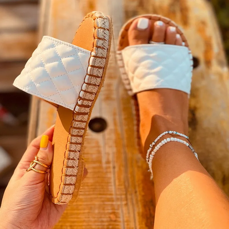 Women Flat Slippers Ladies Slip On PU Leather Beach Shoes Woman Summer Casual Pleated Slipper Female Fashion Footwear 2021 Hot
Women Flat Slippers Ladies Slip On PU Leather Beach Shoes Woman Summer Casual Pleated Slipper Female Fashion Footwear 2021 Hot