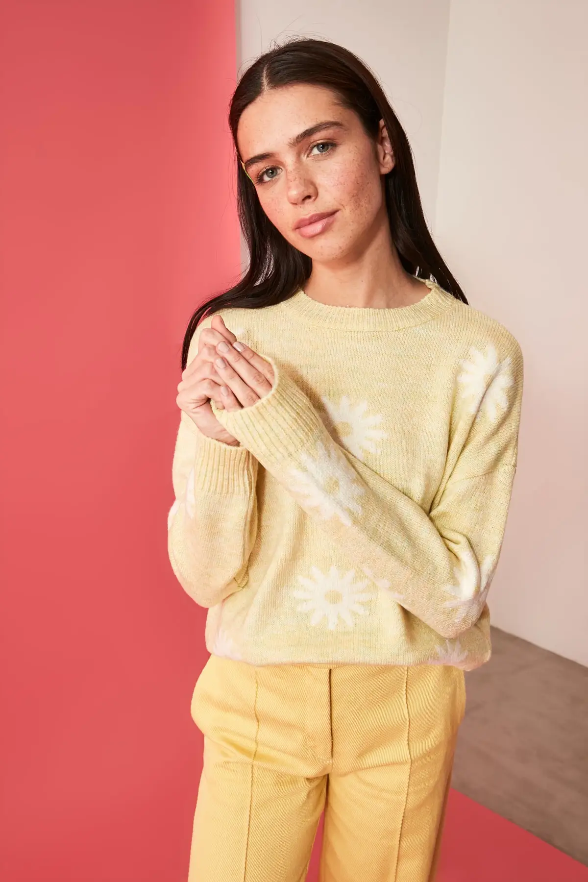 Trendyol Jacquard Knitwear Sweater TWOAW21KZ2723 
Trendyol Jacquard Knitwear Sweater TWOAW21KZ2723