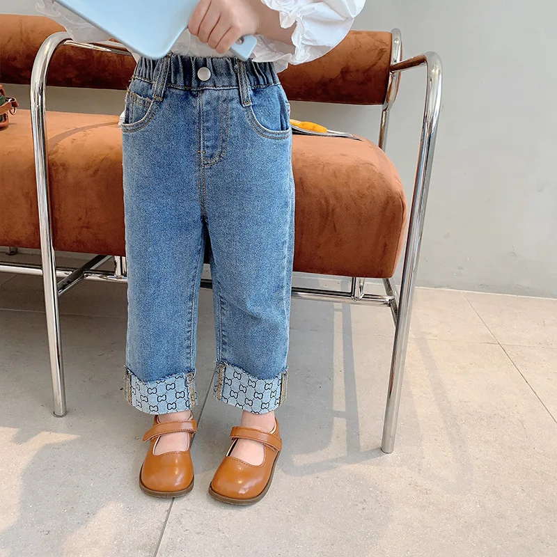 Girls' straight jeans autumn new style Korean style children's loose casual pants outer wear trousers
Girls' straight jeans autumn new style Korean style children's loose casual pants outer wear trousers
