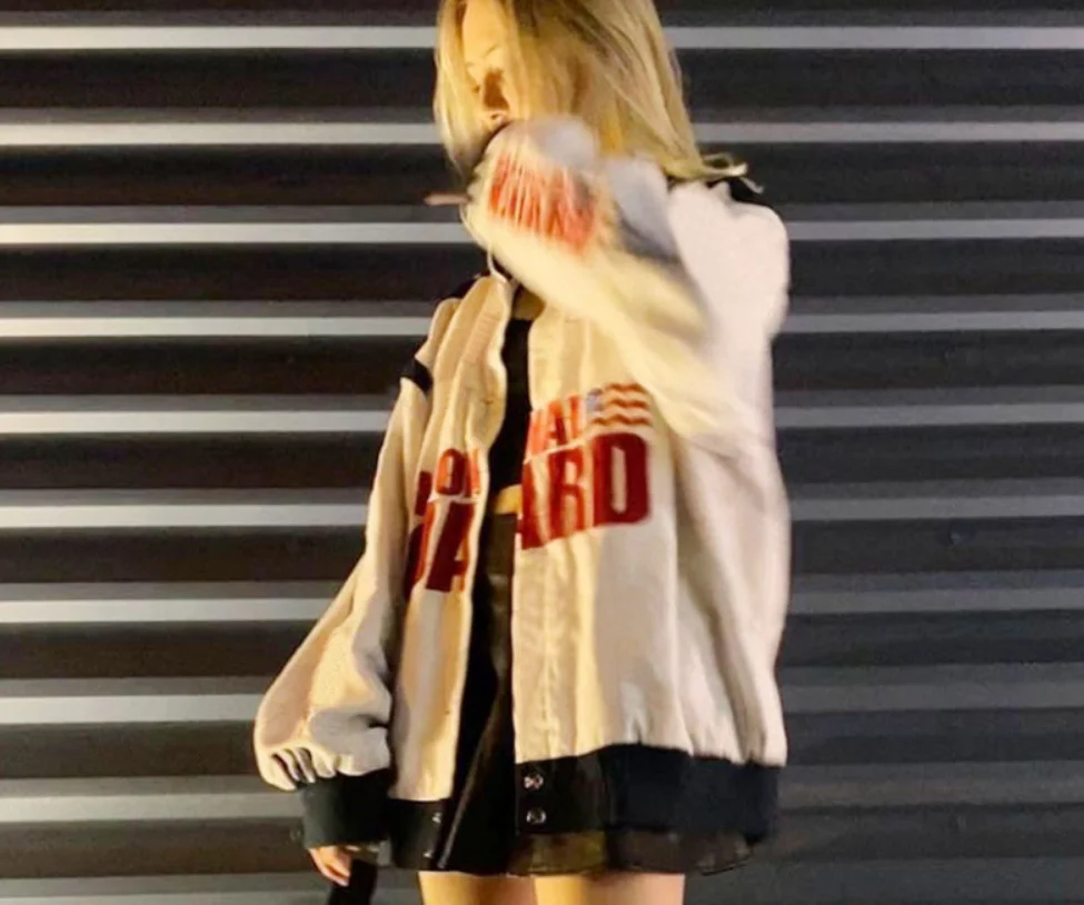 Thin fashion Bomber Jacket Women/Girl Stand Collar Letter Print Single-Breasted Long Sleeve Korean Version Casual Slim Outerwear
Thin fashion Bomber Jacket Women/Girl Stand Collar Letter Print Single-Breasted Long Sleeve Korean Version Casual Slim Outerwear