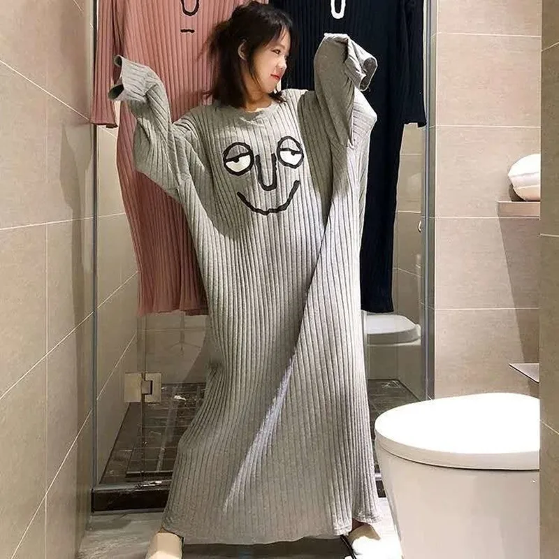 New Plus Size Nightdress Women 's Dress Fashion Casual and Comfortable Long Dress Loose Can Be Worn Outside at Home
New Plus Size Nightdress Women 's Dress Fashion Casual and Comfortable Long Dress Loose Can Be Worn Outside at Home