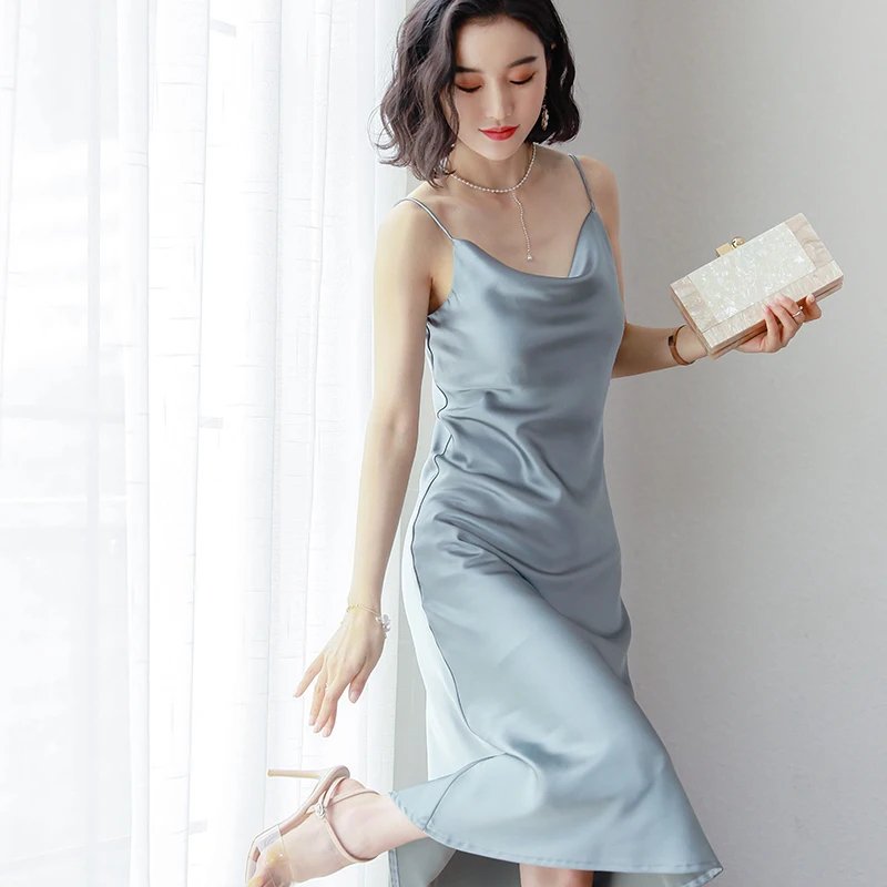 2022 Summer Silk Spaghetti Strap Dess Women Pile Collar Casual Silky Dresses Female Sleeveless Solid Strap Dress Comisole
2022 Summer Silk Spaghetti Strap Dess Women Pile Collar Casual Silky Dresses Female Sleeveless Solid Strap Dress Comisole