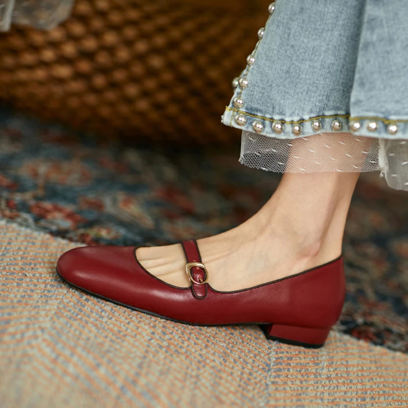 Women Pumps Genuine Leather 22-25cm Low Heels Mary Janes Shoes Woman New Arrival Metal Buckle Concise Spring autumn women shoes 
Women Pumps Genuine Leather 22-25cm Low Heels Mary Janes Shoes Woman New Arrival Metal Buckle Concise Spring autumn women shoes