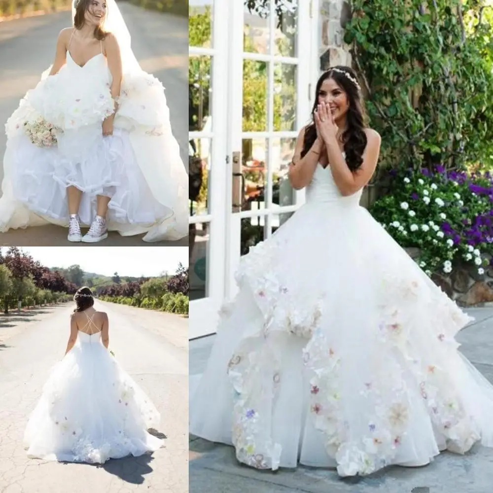 Colorful 3D-Floral Appliques Tulle Ball Gown Wedding Dresses 2020 Criss-cross Backless Layered Ruffles Bridal Gowns wedding gown
Colorful 3D-Floral Appliques Tulle Ball Gown Wedding Dresses 2020 Criss-cross Backless Layered Ruffles Bridal Gowns wedding gown