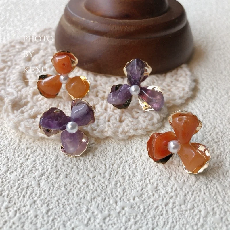 Vintage Hong Kong Exaggerated Purple Orange Jade Earrings Temperament Irregular Metal Flowers Silver Needle Earring for Women
Vintage Hong Kong Exaggerated Purple Orange Jade Earrings Temperament Irregular Metal Flowers Silver Needle Earring for Women