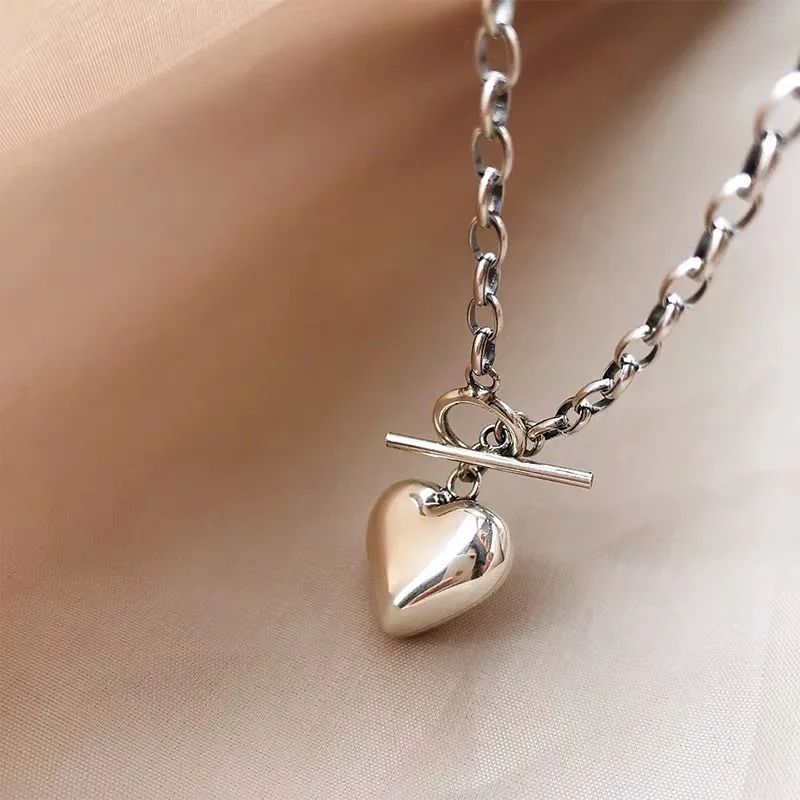MEYRROYU 925 Sterling Silver New Retro Fashion Ot Buckle Love Pendant Necklace Clavicle Chain Ladies Hip-Hop Party Jewelry
MEYRROYU 925 Sterling Silver New Retro Fashion Ot Buckle Love Pendant Necklace Clavicle Chain Ladies Hip-Hop Party Jewelry
