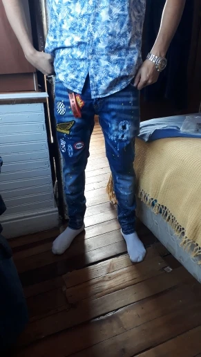 dsq jeans European Italy Style jeans Brand Men slim jeans pants mens denim trousers zipper blue hole Pencil Pants jeans for men
dsq jeans European Italy Style jeans Brand Men slim jeans pants mens denim trousers zipper blue hole Pencil Pants jeans for men
