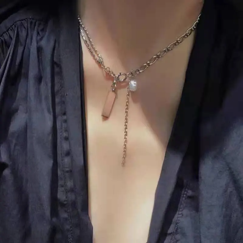 Simple niche light luxury pearl trend wild female necklace clavicle chain zircon square piece necklace for men and women
Simple niche light luxury pearl trend wild female necklace clavicle chain zircon square piece necklace for men and women