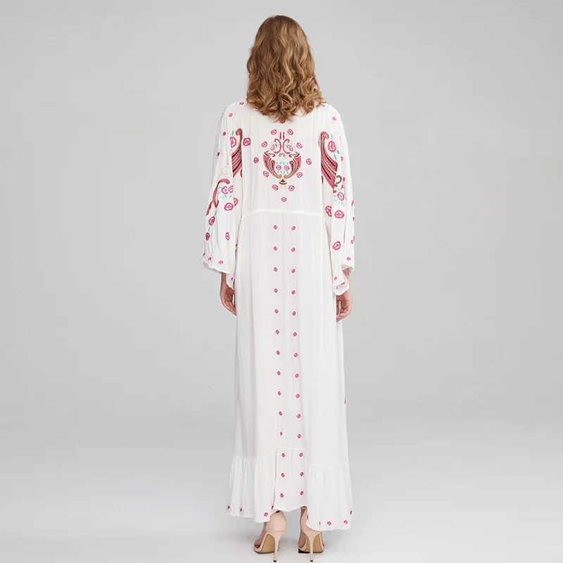 Summer new dress Bohemian holiday beach dress retro embroidery loose oversize women's folk style v-neck long dress
Summer new dress Bohemian holiday beach dress retro embroidery loose oversize women's folk style v-neck long dress