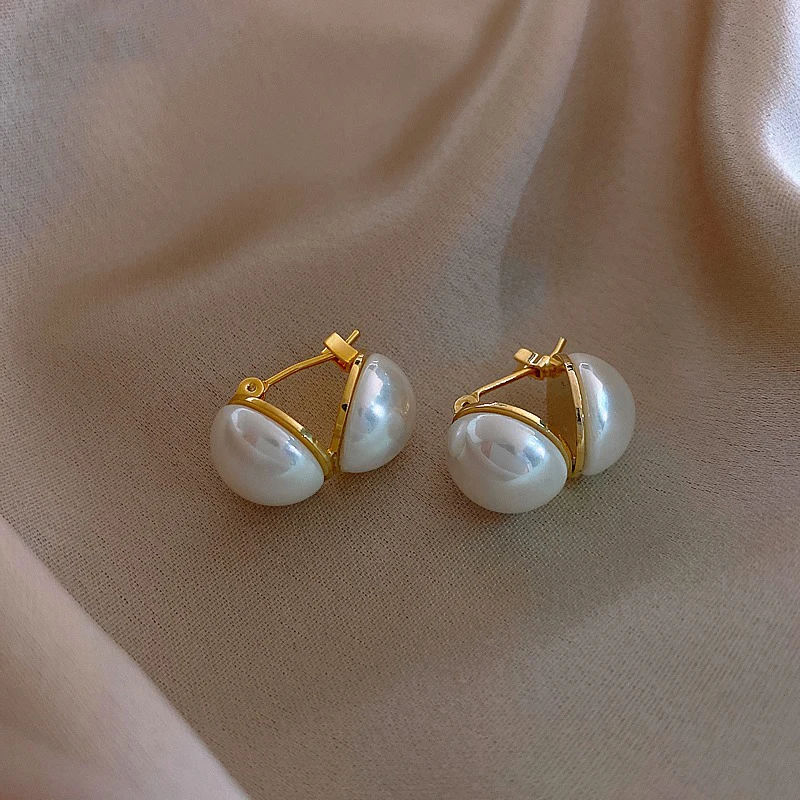 Classic Design Feeling Classic Pearl Earrings For Woman Korean Fashion Jewelry luxury party girl's unusual Earrings Elegant Lady
Classic Design Feeling Classic Pearl Earrings For Woman Korean Fashion Jewelry luxury party girl's unusual Earrings Elegant Lady
