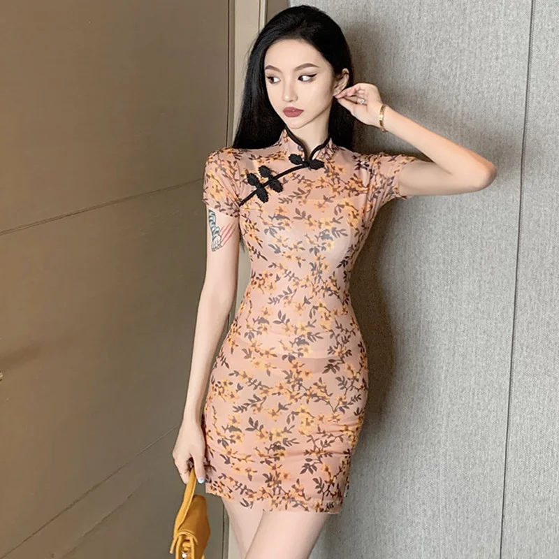 Женское вечернее платье средней длины, с длинным рукавом
Женское вечернее платье средней длины, с длинным рукавом