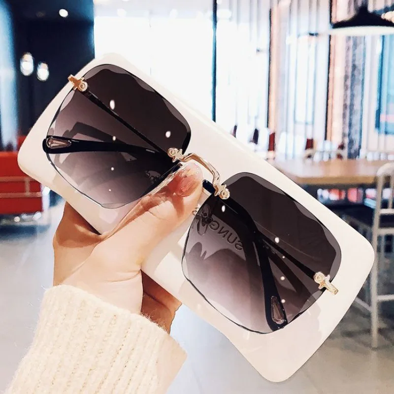 2020 new frameless cut edge square Sunglasses Women's Korean version red round face plain Sunglasses
2020 new frameless cut edge square Sunglasses Women's Korean version red round face plain Sunglasses