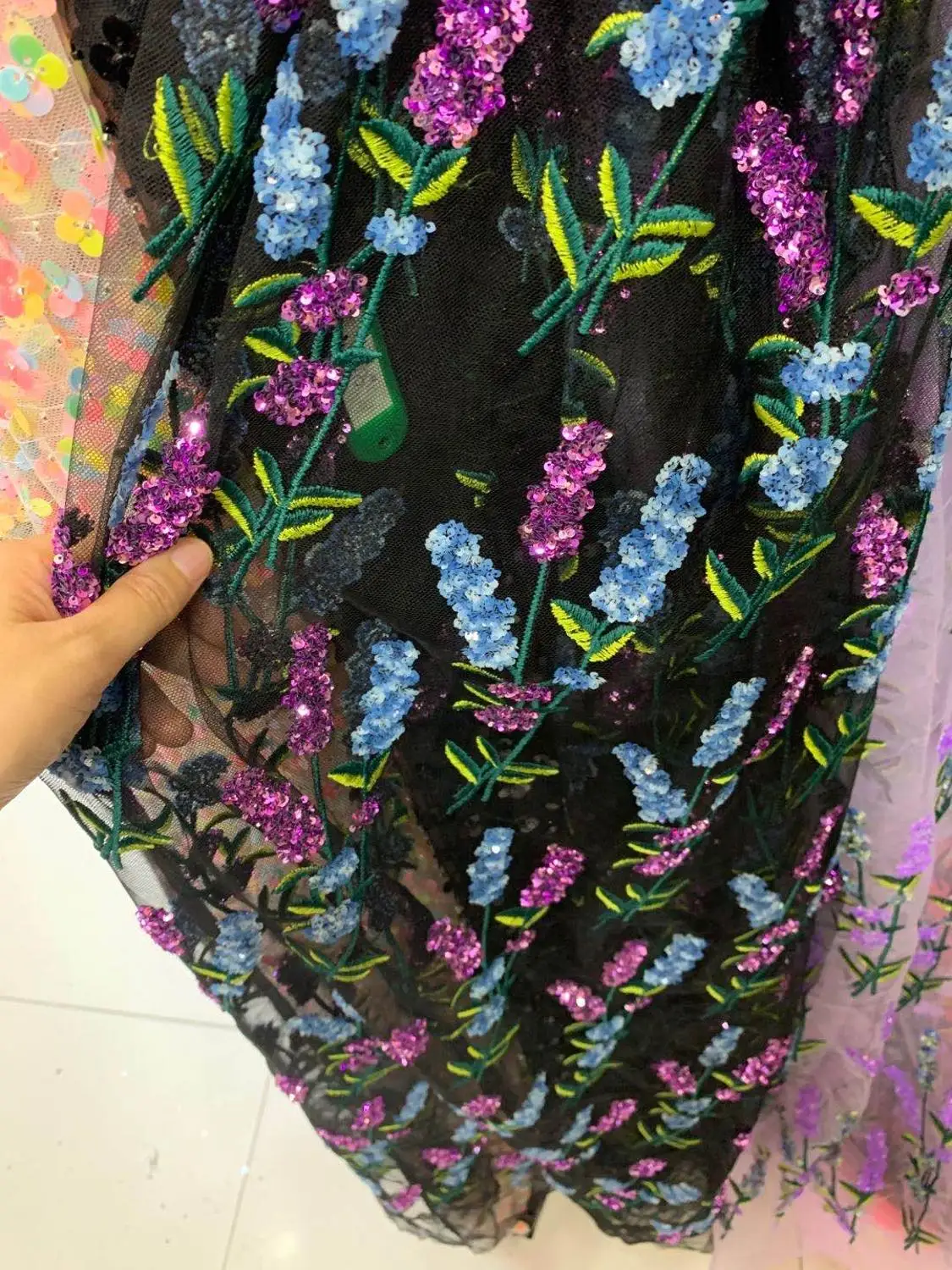 stock 5 yards/bag Mixed color embroidery sequin plant pattern new fabric for wedding dress design ST83#
stock 5 yards/bag Mixed color embroidery sequin plant pattern new fabric for wedding dress design ST83#