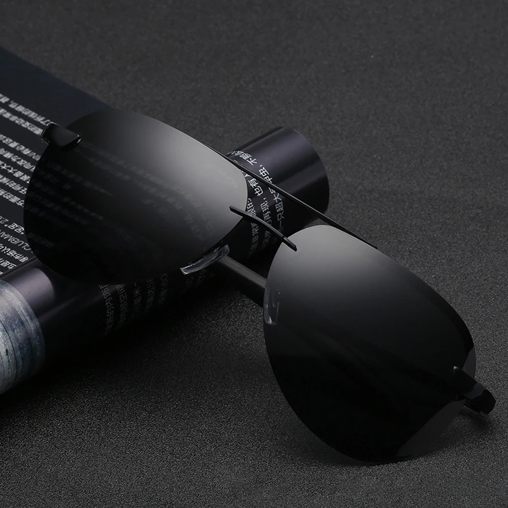 Мужские солнцезащитные очки с поляризацией, зеркальные винтажные ультралегкие очки без оправы, для вождения, рыбалки, UV400, в стиле ретро
Мужские солнцезащитные очки с поляризацией, зеркальные винтажные ультралегкие очки без оправы, для вождения, рыбалки, UV400, в стиле ретро