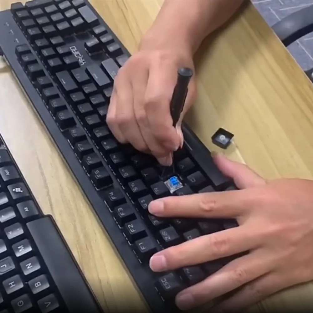 Portable Universal Keyboard Key Cap Puller Mechanical Keyboard Keycap Remover
Portable Universal Keyboard Key Cap Puller Mechanical Keyboard Keycap Remover