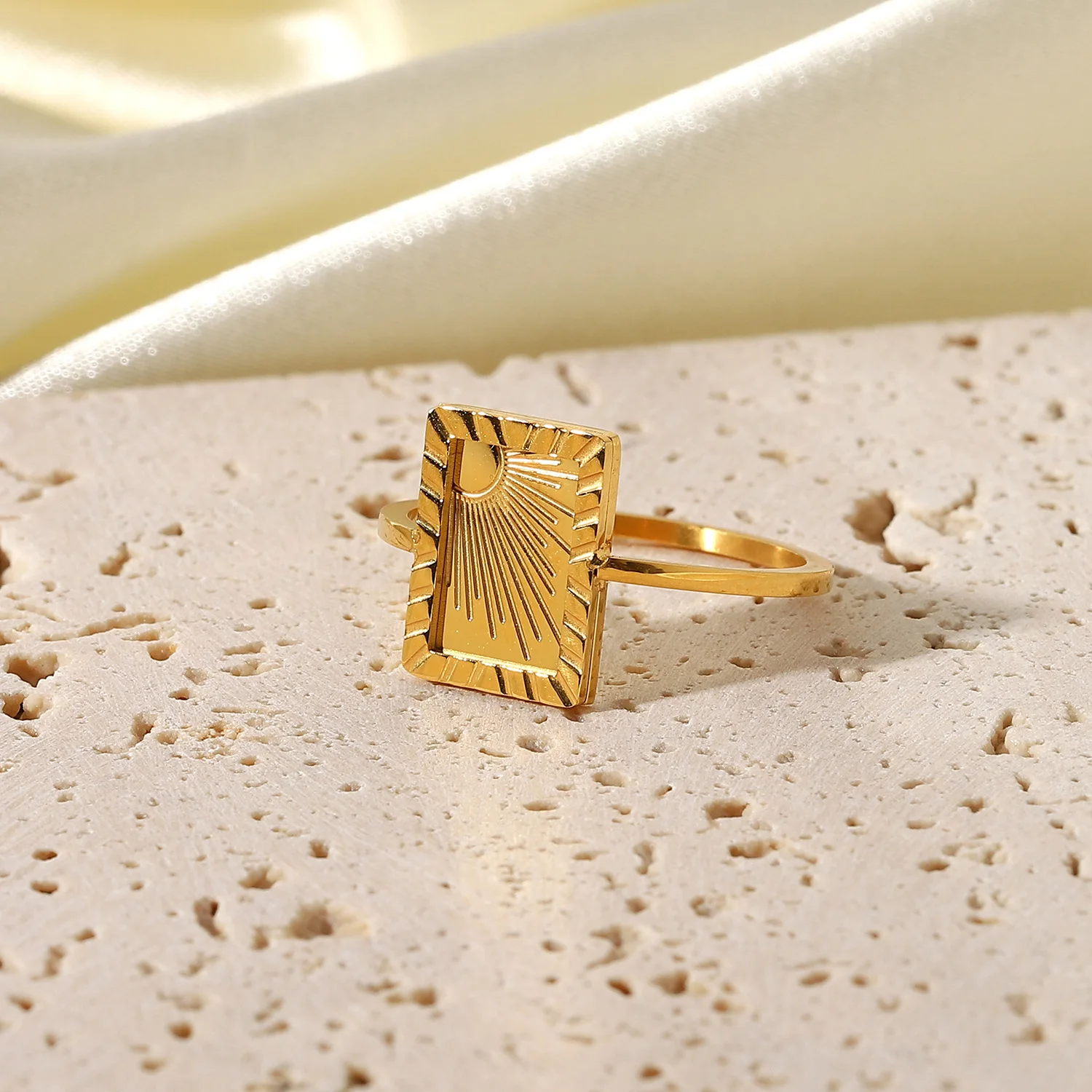 Punk Sun Shape Square 316L Stainless Steel Rings Brand Quality 18K Gold Plated Waterproof Jewelry Accessories for Men Women Gift
Punk Sun Shape Square 316L Stainless Steel Rings Brand Quality 18K Gold Plated Waterproof Jewelry Accessories for Men Women Gift
