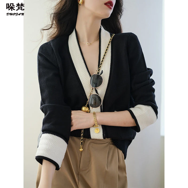 DUOFAN Cardigan For Women Vintage Ladies Deep V-neck Sweater Knitted Elegant Jumper Korean Fashion Casual Loose Knitwear Coat
DUOFAN Cardigan For Women Vintage Ladies Deep V-neck Sweater Knitted Elegant Jumper Korean Fashion Casual Loose Knitwear Coat