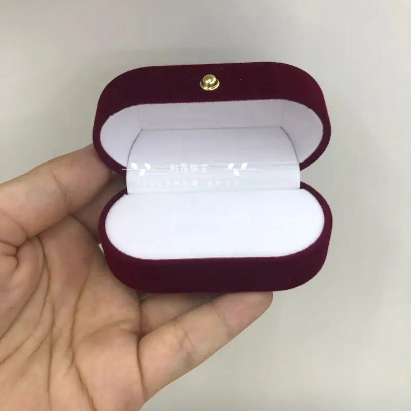 Luxurious Velvet Oval Shape Red Ring Jewelry Box with Matching Two Piece Packer for Engagement Proposal Jewelry Display
Luxurious Velvet Oval Shape Red Ring Jewelry Box with Matching Two Piece Packer for Engagement Proposal Jewelry Display