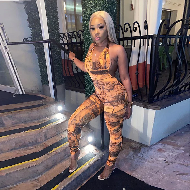 FARSTAR Europe and the United States spring 2021 new fashion women's leaf print sexy backless high waist tight suit
FARSTAR Europe and the United States spring 2021 new fashion women's leaf print sexy backless high waist tight suit