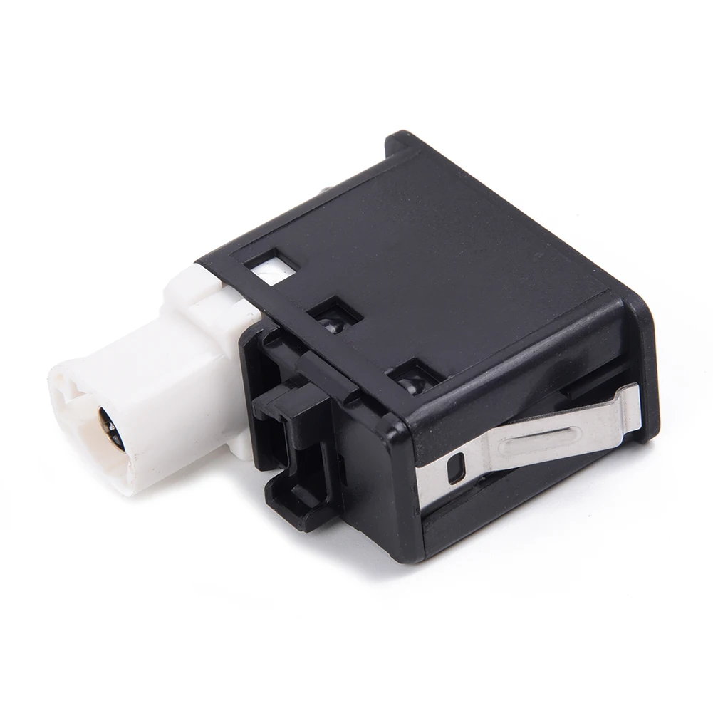 Car USB AUX In Plug Input Socket Switch Cable Slot Interface Adapter For BMW E81 E87 E90 F10 F12 E70 E82 F10 84109237653
Car USB AUX In Plug Input Socket Switch Cable Slot Interface Adapter For BMW E81 E87 E90 F10 F12 E70 E82 F10 84109237653
