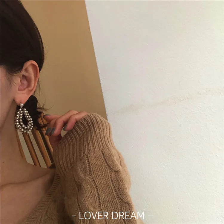 New Korean Vintage Bohemian Earrings Long Hanging Earrings With Pearl Earrings For Women 2020 Fashion Jewelry
New Korean Vintage Bohemian Earrings Long Hanging Earrings With Pearl Earrings For Women 2020 Fashion Jewelry
