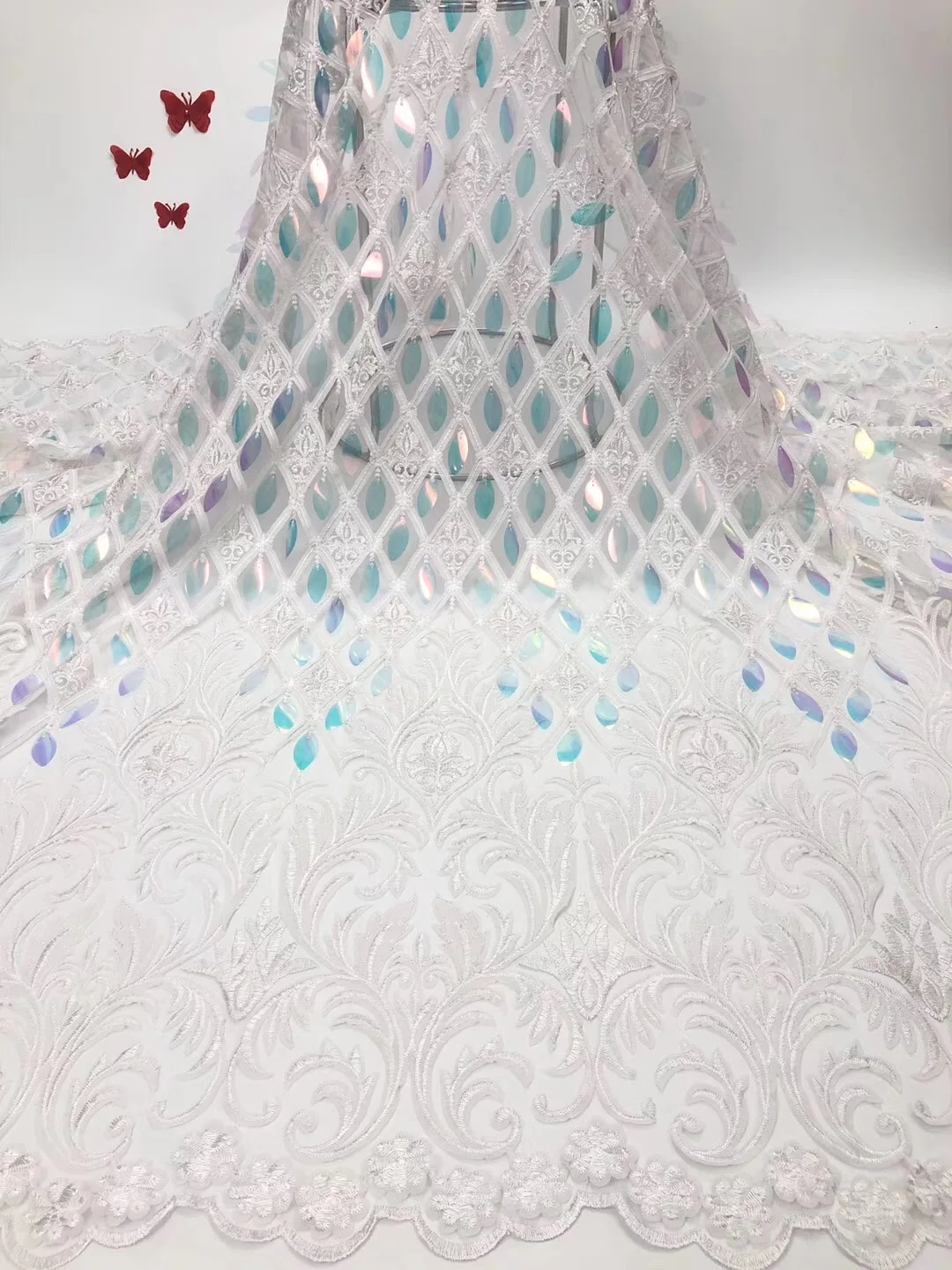 2019 Latest Nigerian Sequins Laces Fabrics High Quality Tulle African Laces Fabric Wedding French Tulle Lace Material RF357
2019 Latest Nigerian Sequins Laces Fabrics High Quality Tulle African Laces Fabric Wedding French Tulle Lace Material RF357