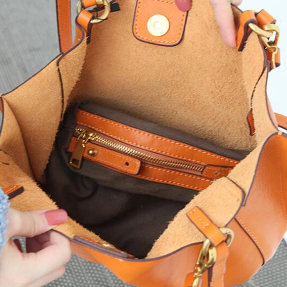 Casual Big Leather Handbags Retro Spring Big Bucket Shoulder Bags New Genuine Leather Solid Crossbody Bags for women Bolsas
Casual Big Leather Handbags Retro Spring Big Bucket Shoulder Bags New Genuine Leather Solid Crossbody Bags for women Bolsas