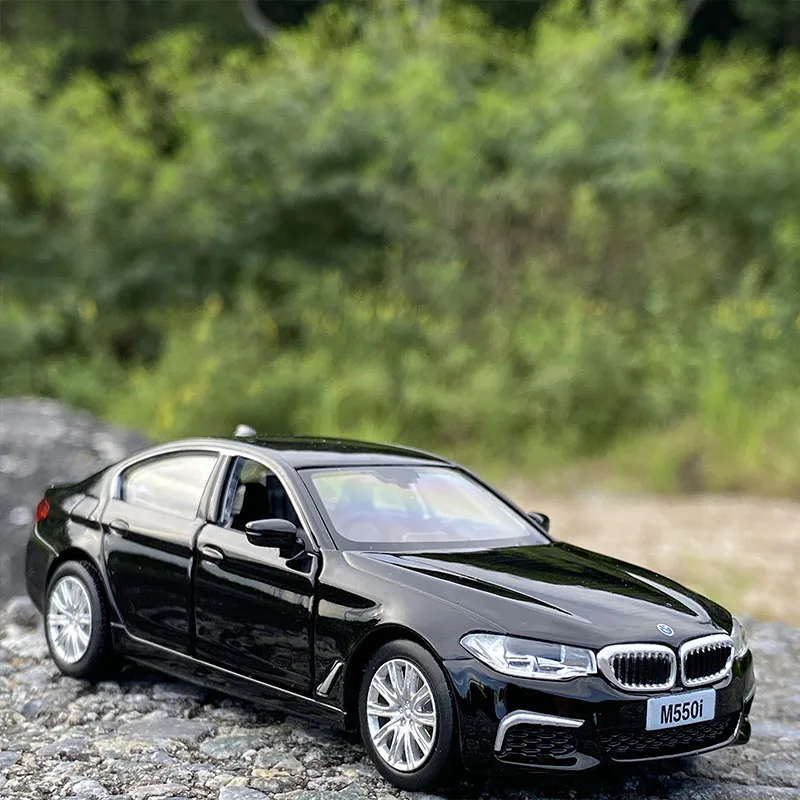 Модель автомобиля 1:36 M5 M550i M2 M4 модель из сплава литой и игрушечный автомобиль