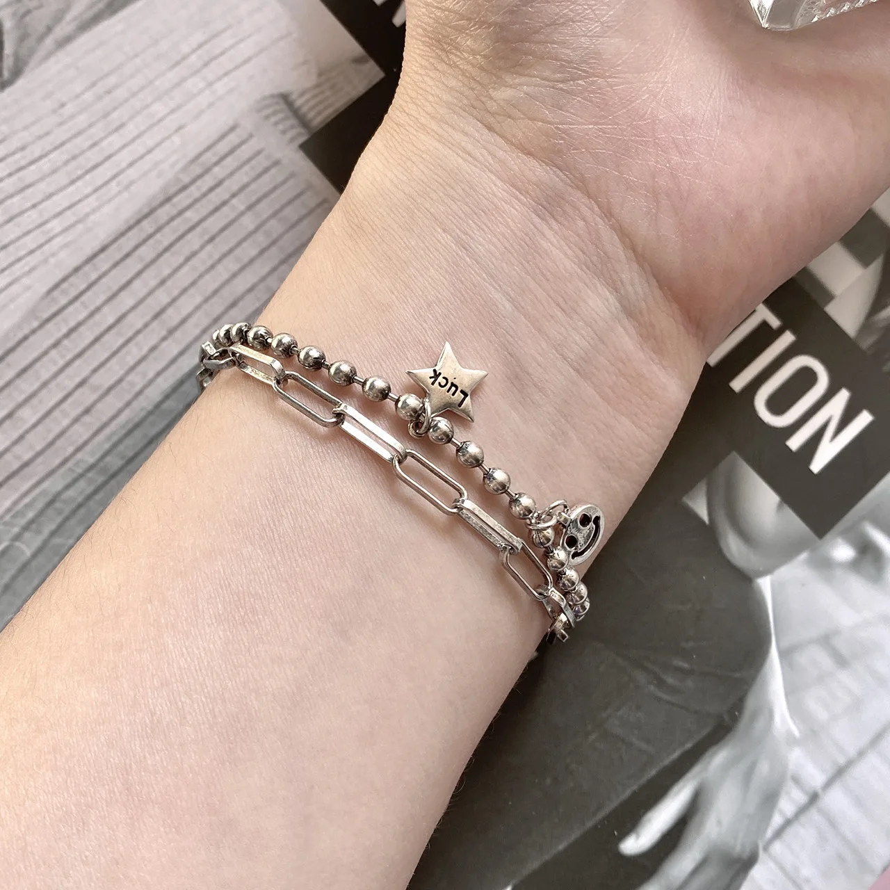 925 Sterling Silver Bracelet Retro Thai Silver Smiley Star Double Bracelet Bracelet Bracelet Hip Hop Punk Style Women's Jewelry
925 Sterling Silver Bracelet Retro Thai Silver Smiley Star Double Bracelet Bracelet Bracelet Hip Hop Punk Style Women's Jewelry