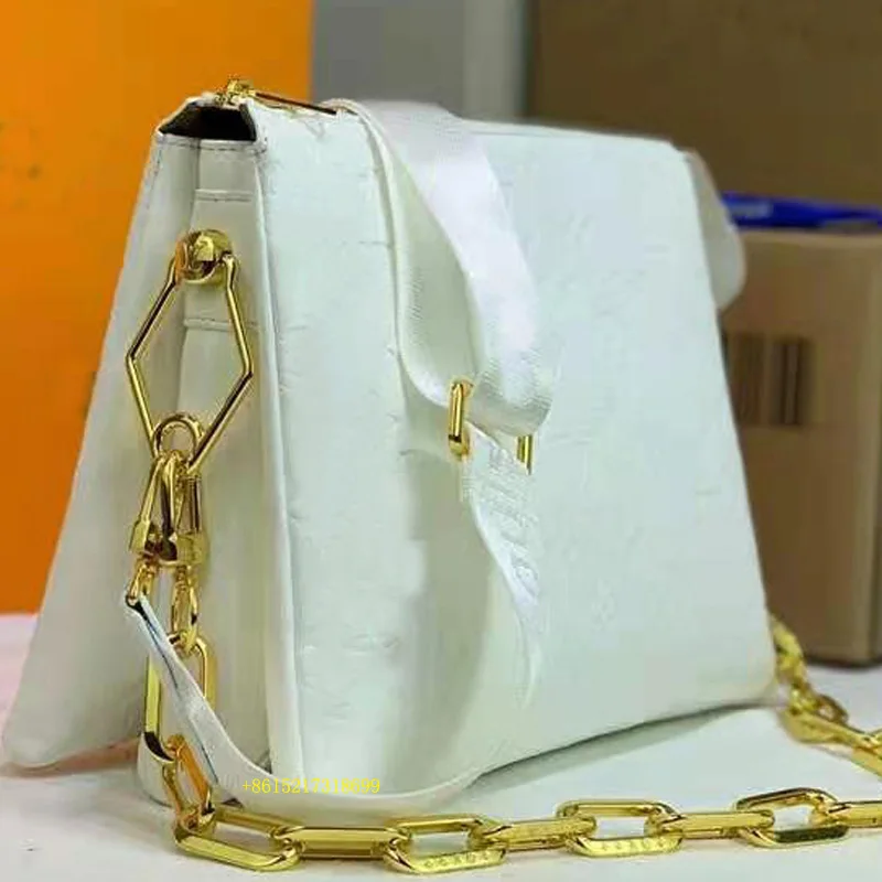 Spring and summer high quality leather brand single shoulder slanting armpit pillow bag chain method stick bag leisure bag
Spring and summer high quality leather brand single shoulder slanting armpit pillow bag chain method stick bag leisure bag