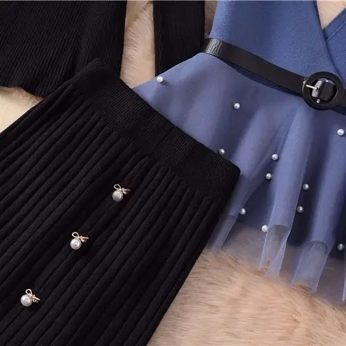 2020 autumn winter elegant women 3 pieces set korean office ladies sweater+vest+skirt set for women knitting set with belt
2020 autumn winter elegant women 3 pieces set korean office ladies sweater+vest+skirt set for women knitting set with belt