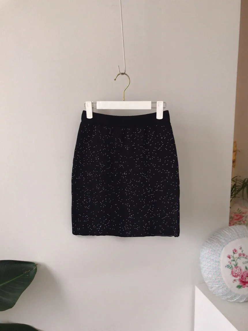 Black Elegant Knitted Women Two Piece Skirt Sets 2020 Winter Spliced Collar Coat + Mini Skirt Suits Korean Ladies Outfits Femme
Black Elegant Knitted Women Two Piece Skirt Sets 2020 Winter Spliced Collar Coat + Mini Skirt Suits Korean Ladies Outfits Femme