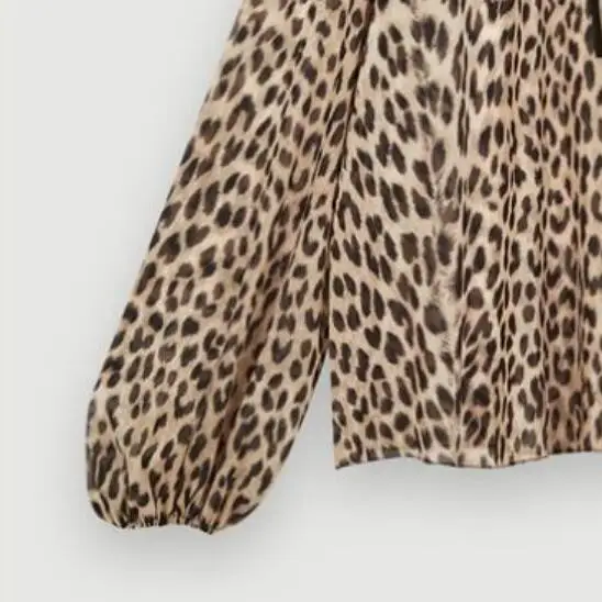 Women Shirt 2020 Autumn and Winter New Style Ladies Style Leopard Print Lantern Sleeve Lace Shirt Women
Women Shirt 2020 Autumn and Winter New Style Ladies Style Leopard Print Lantern Sleeve Lace Shirt Women