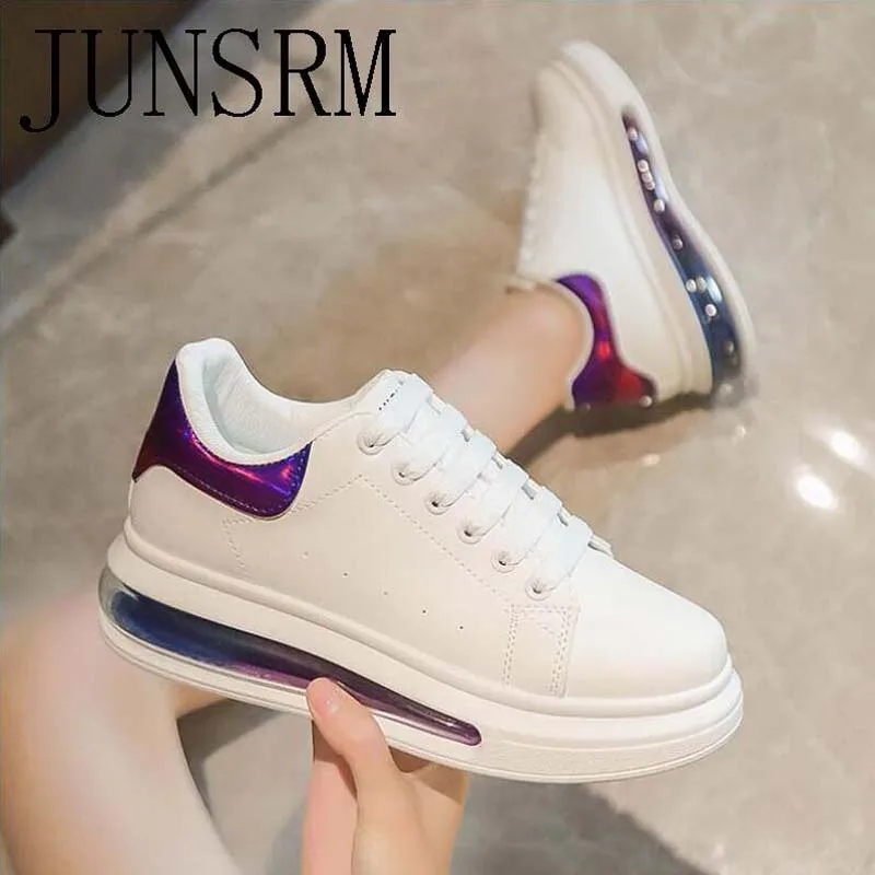 JUNSRM Women Sneakers Leather Shoes Spring Trend Casual Sneakers Female New Fashion Comfort White Vulcanized Platform Shoes
JUNSRM Women Sneakers Leather Shoes Spring Trend Casual Sneakers Female New Fashion Comfort White Vulcanized Platform Shoes