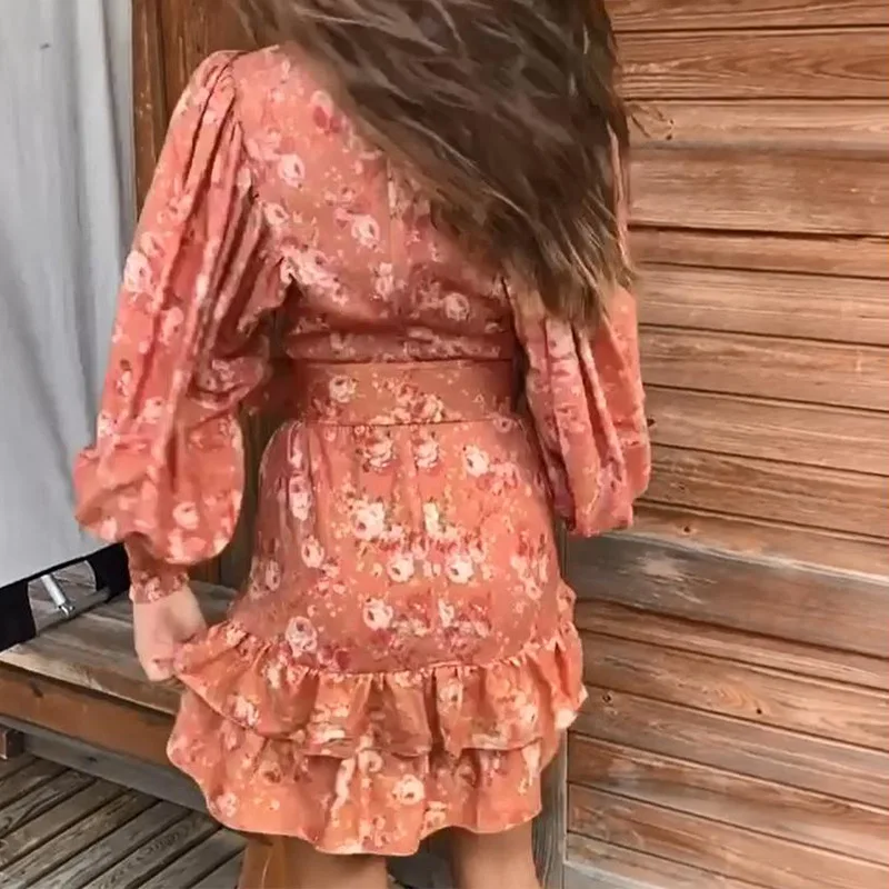 Vintage Floral Print A-line Shap Women Casual Dress Full Lantern Sleeve Single Breated Slim Waist Ruffles Dress
Vintage Floral Print A-line Shap Women Casual Dress Full Lantern Sleeve Single Breated Slim Waist Ruffles Dress