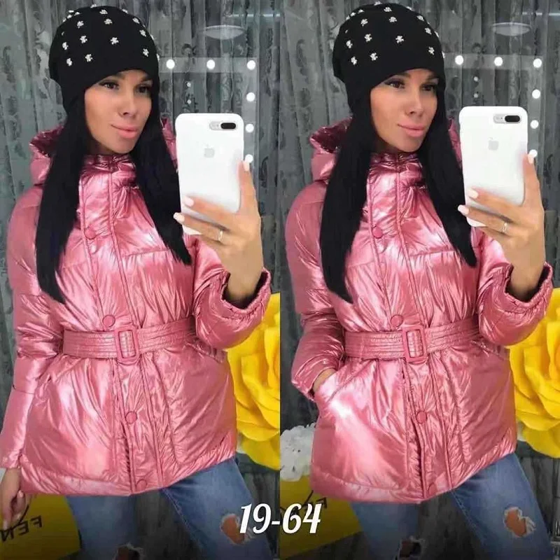 Женская куртка-пуховик Liva girl блестящая парка с капюшоном размера плюс на зиму 2019 |
