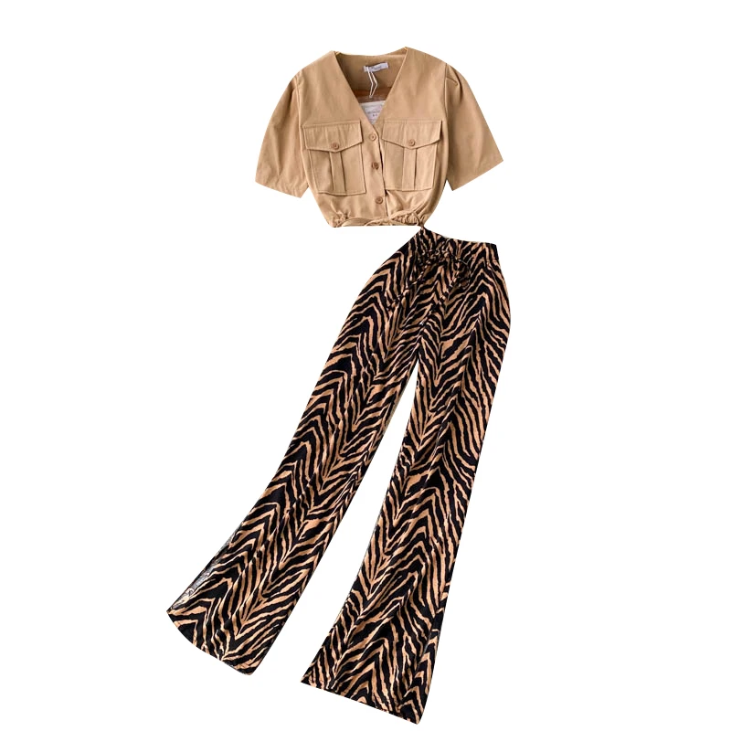 Women Summer New Fashion V Neck Single Breast Retro Short Tops + High-waist Zebra Print Wide-legged Trousers Two-piece Sets T597
Women Summer New Fashion V Neck Single Breast Retro Short Tops + High-waist Zebra Print Wide-legged Trousers Two-piece Sets T597