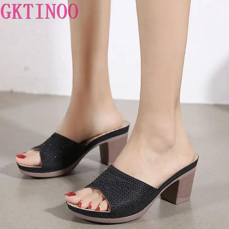 Women's Shoes
Women's Shoes