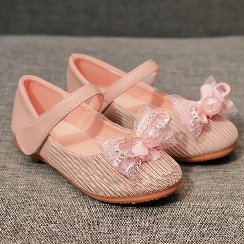 Spring 2020 Korean version of the big children's soft bottom single shoes sequin bow cloth shoes little girl cute princess shoes
Spring 2020 Korean version of the big children's soft bottom single shoes sequin bow cloth shoes little girl cute princess shoes