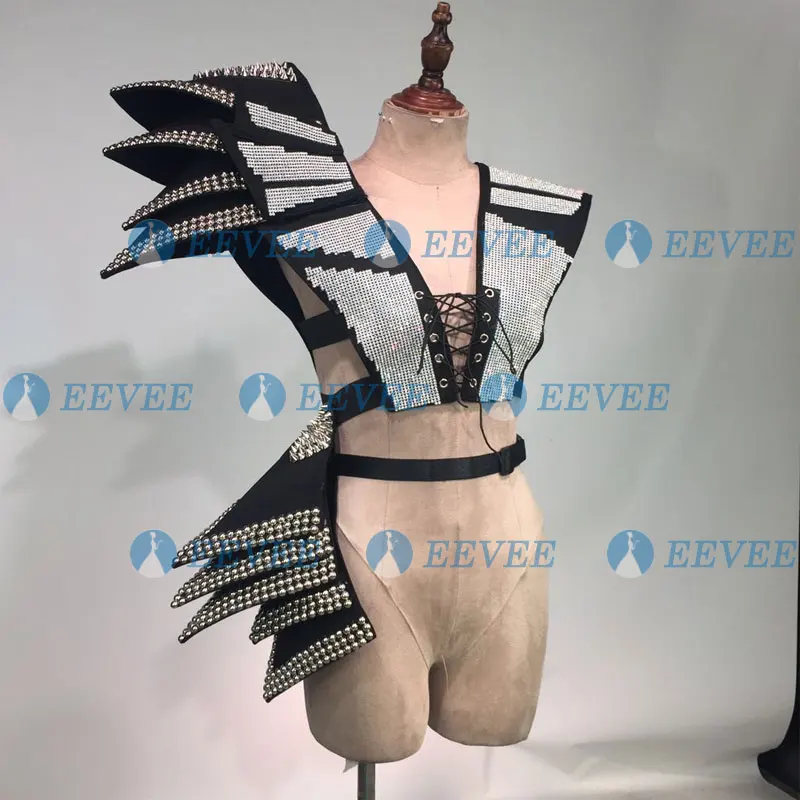 Black women sexy performance set female singer dancer gogo costume rivet armor super star sytle stage show wear 
Black women sexy performance set female singer dancer gogo costume rivet armor super star sytle stage show wear