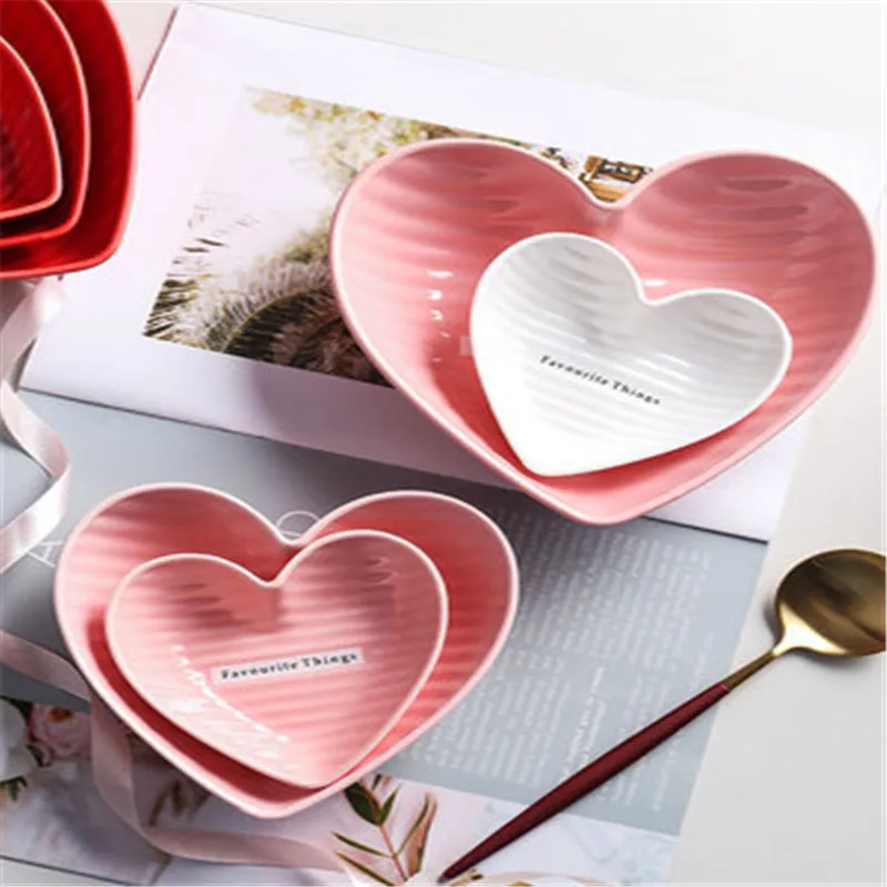 Nordic Ceramic Heart-Shaped Bowl Kitchen Tableware Breakfast and Dinner Romantic Ritual Dishes Storage Tray
Nordic Ceramic Heart-Shaped Bowl Kitchen Tableware Breakfast and Dinner Romantic Ritual Dishes Storage Tray