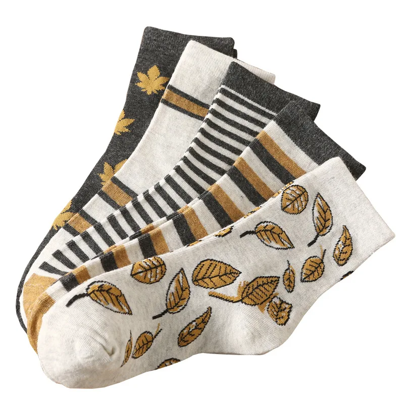 5 Pairs of New High-barrel Socks Men's Maple Leaf Middle-barrel Stripes Casual Breathable Literary Style Men's Cotton Socks
5 Pairs of New High-barrel Socks Men's Maple Leaf Middle-barrel Stripes Casual Breathable Literary Style Men's Cotton Socks