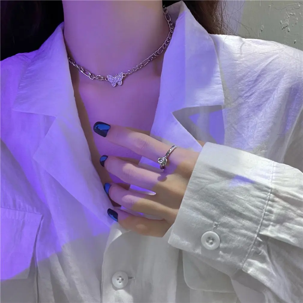 Fashion Butterfly Clavicle Chain Necklace for Women Female Crystal Cool Pendant Necklace Night Club Party Jewelry
Fashion Butterfly Clavicle Chain Necklace for Women Female Crystal Cool Pendant Necklace Night Club Party Jewelry
