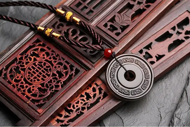 LETSFUN Fine Jewelry Chinese Natural Ice Black Obsidian Hand-Carved Glossy Peace Buckle Shape Pendant Free Shipping
LETSFUN Fine Jewelry Chinese Natural Ice Black Obsidian Hand-Carved Glossy Peace Buckle Shape Pendant Free Shipping