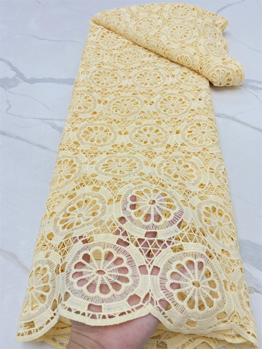 XIYA African Guipure Lace Fabric 2022 High Quality Latest Nigerian French Network Cord Lace Fabrics With Stones For Dress 4544B
XIYA African Guipure Lace Fabric 2022 High Quality Latest Nigerian French Network Cord Lace Fabrics With Stones For Dress 4544B
