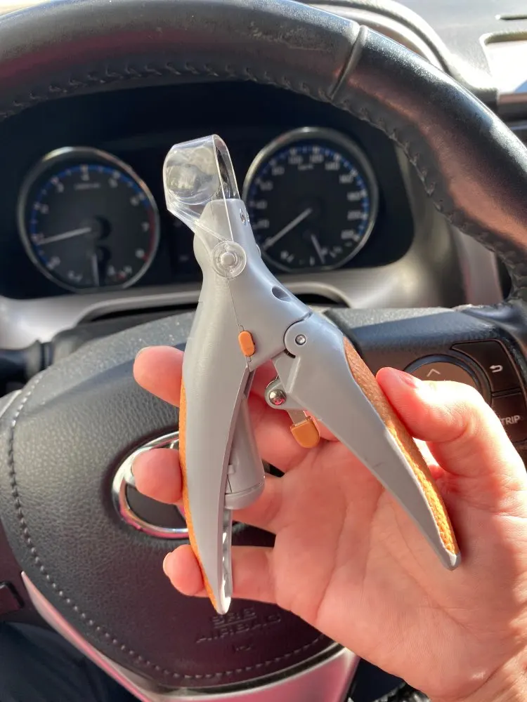 Dog nail scissors Pet Nail Clippers Trimmer With Led Light Grooming Electric Grinders Scissors Toe Claw Nail Pet Products
Dog nail scissors Pet Nail Clippers Trimmer With Led Light Grooming Electric Grinders Scissors Toe Claw Nail Pet Products