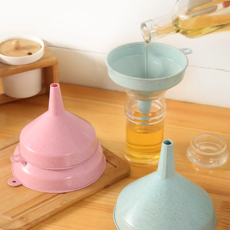 Wheat Stalk Funnel Household Large-caliber Scoop Wine Filling Wine Hanging Wine Container Large Oil Funnel Wine Grape Wine Whisk 
Wheat Stalk Funnel Household Large-caliber Scoop Wine Filling Wine Hanging Wine Container Large Oil Funnel Wine Grape Wine Whisk