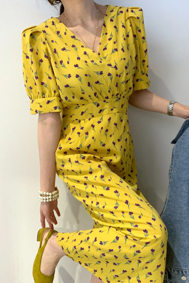 YAMDI summer short sleeve print floral v neck party a-line korean vintage 2020 new elegant dresses midi dress women woman lady
YAMDI summer short sleeve print floral v neck party a-line korean vintage 2020 new elegant dresses midi dress women woman lady