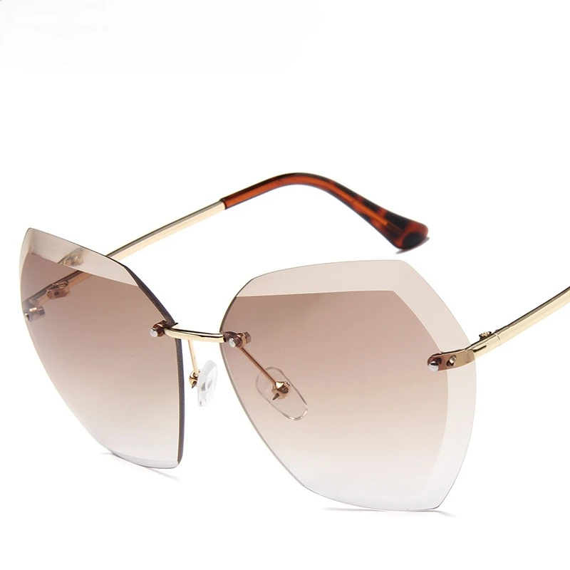 New Oversized Rimless Cutting Lens Sunglasses Women Men Fashion Big Frame Sun Glasses Brand Design UV400 Eyewear Shades 2021
New Oversized Rimless Cutting Lens Sunglasses Women Men Fashion Big Frame Sun Glasses Brand Design UV400 Eyewear Shades 2021