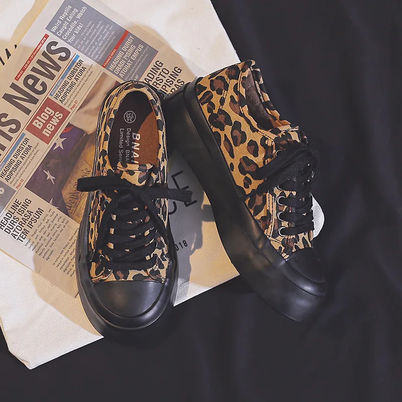 2021New Low-Cut Canvas Shoes Women's Trend Leopard Print Korean Version Of The Wild Thick-Soled Shoes Student Casual Black Shoes
2021New Low-Cut Canvas Shoes Women's Trend Leopard Print Korean Version Of The Wild Thick-Soled Shoes Student Casual Black Shoes